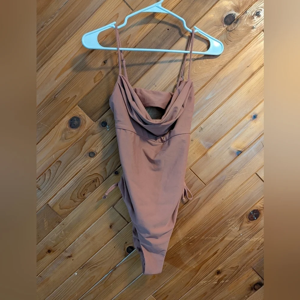Tularosa One-Piece Swimsuit Size Medium